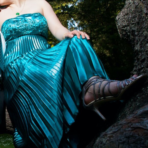 Teal Gown with pleated skirt - Picture 1 of 4